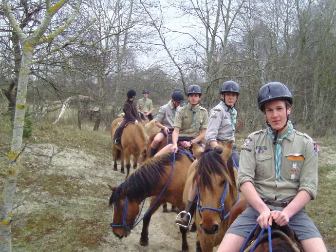 Scouts en raid sur des cheveaux