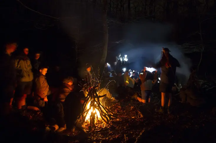 Veillée de camp au rallye éclaireur de Normandie