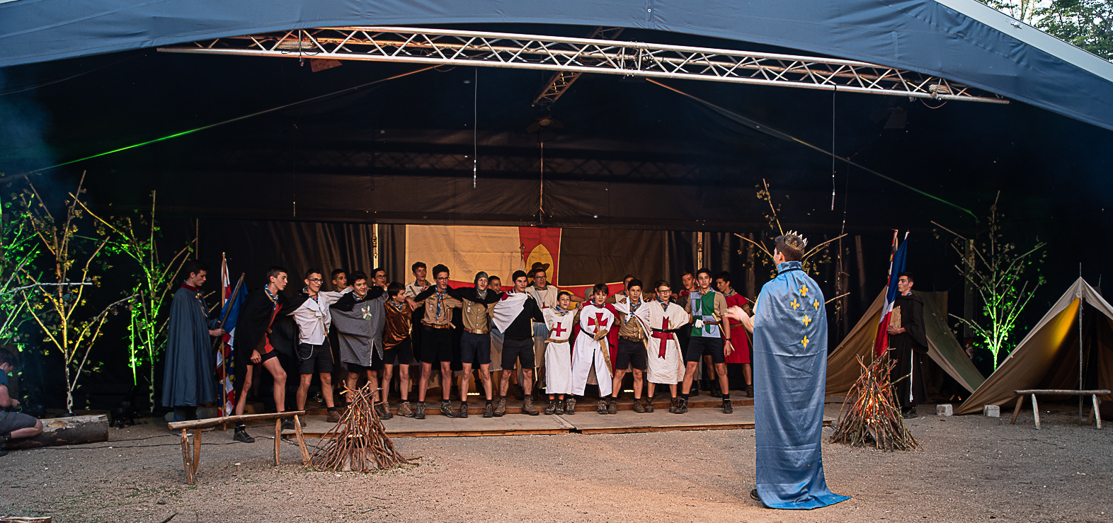 Le traditionnel concours de chant nous offre chaque année de superbes spectacles scoutes