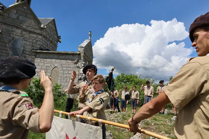 Cérémonie de promesse scoute